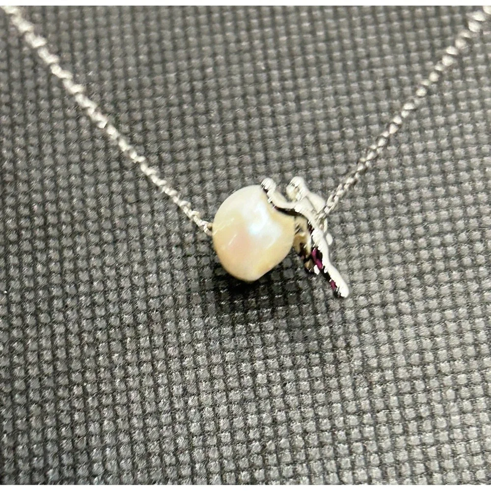 Silver Tone Climber Holding Pearl‎ Pendant Necklace Fashion Jewelry